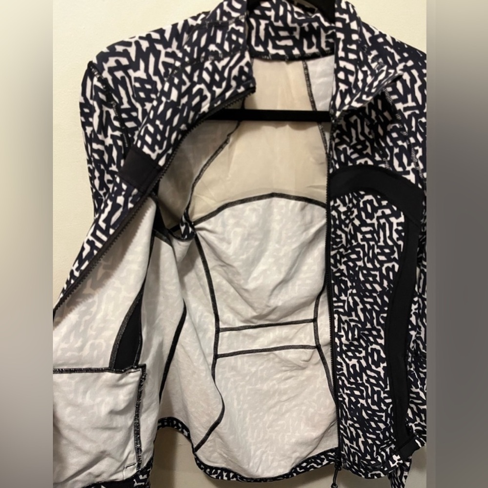 Lululemon Define Jacket Patterned Sz 6 - image 2